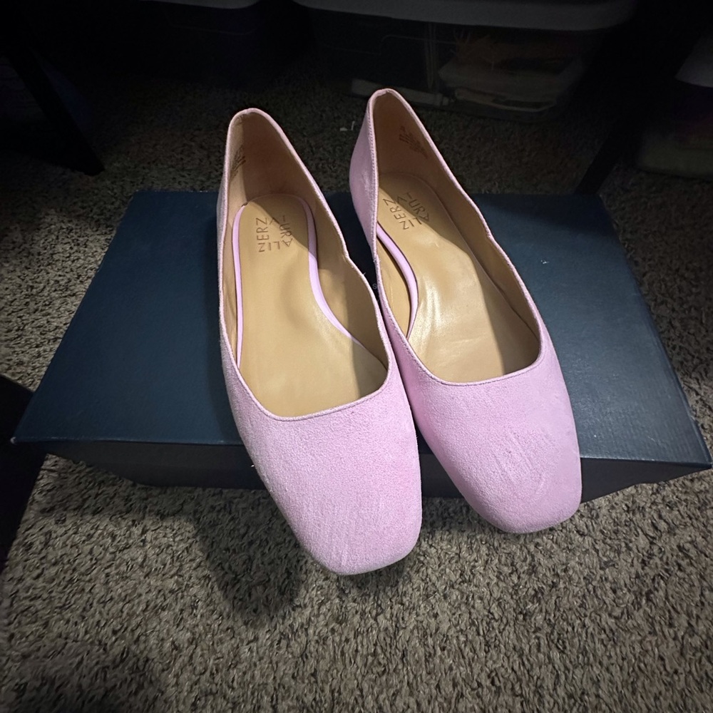 NATURALIZER Cody flats size 7 wide 
Lilac orchid color 
Wide fit! Worn once - Picture 2 of 7
